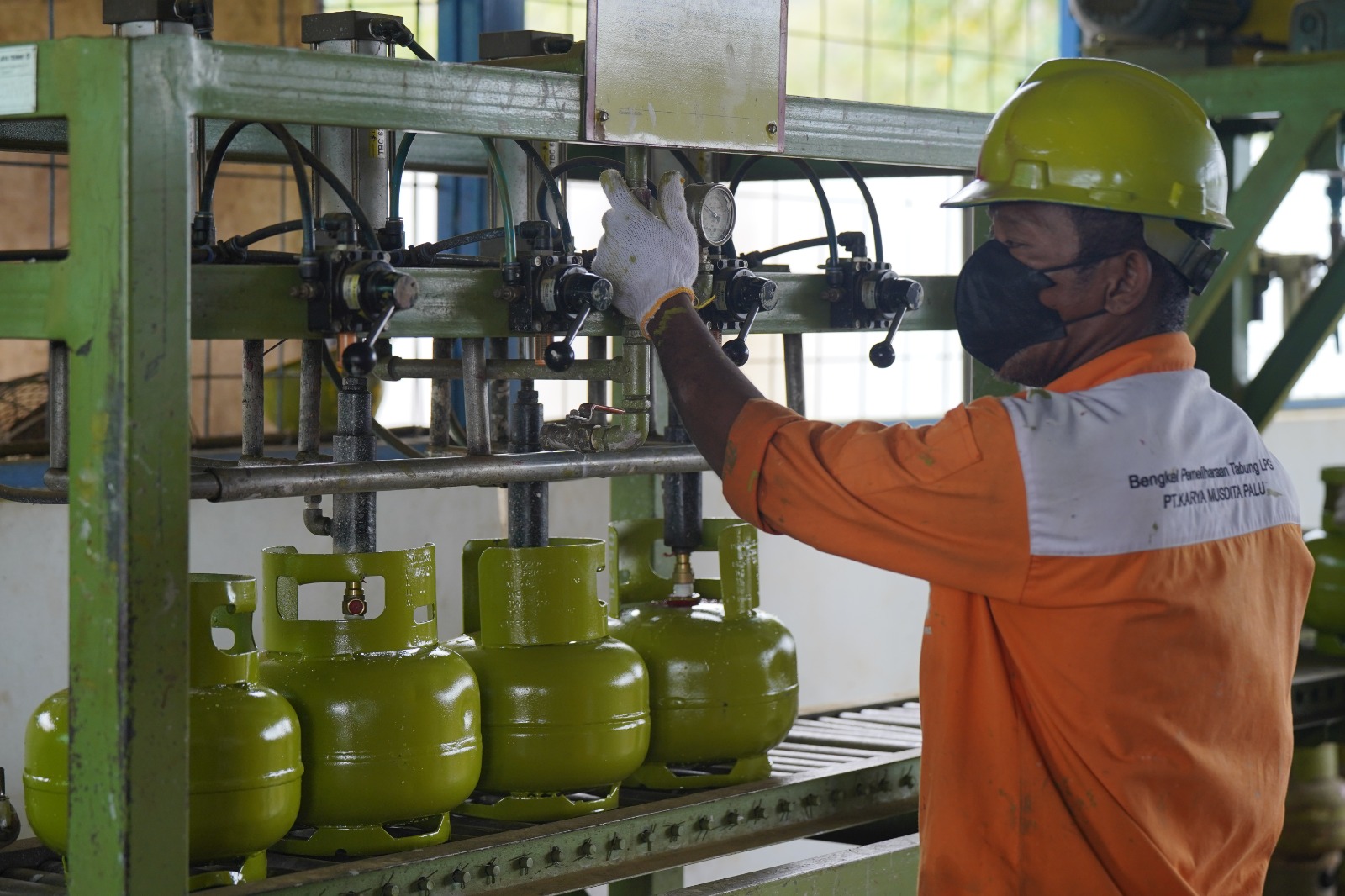 Amankan Stok Libur Panjang, Pertamina Patra Niaga Sulawesi Salurkan Tambahan LPG 3 Kg di Seluruh Wilayah Sulawesi