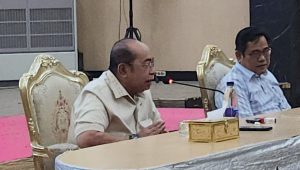 Adhan Dambea Beri Peringatan Keras: Lurah yang Laporkan Dana Kelurahan Tidak Sesuai Fakta Akan Dianggap Bermasalah